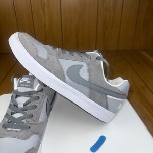 Nike SB Delta Force Mens Gray Suede Leather Skate Shoes Sz 11.5